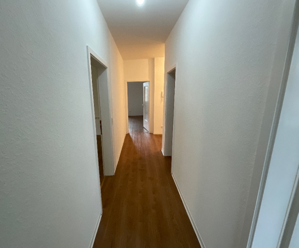Ruhige und zentrale 3,5-Zimmer Wohnung mit großem Balkon! - Foto 4