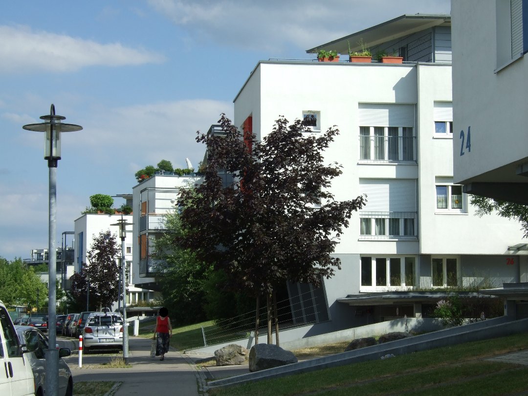 Großzügige 4-Zimmer-Wohnung mit Terrasse! - Foto 1