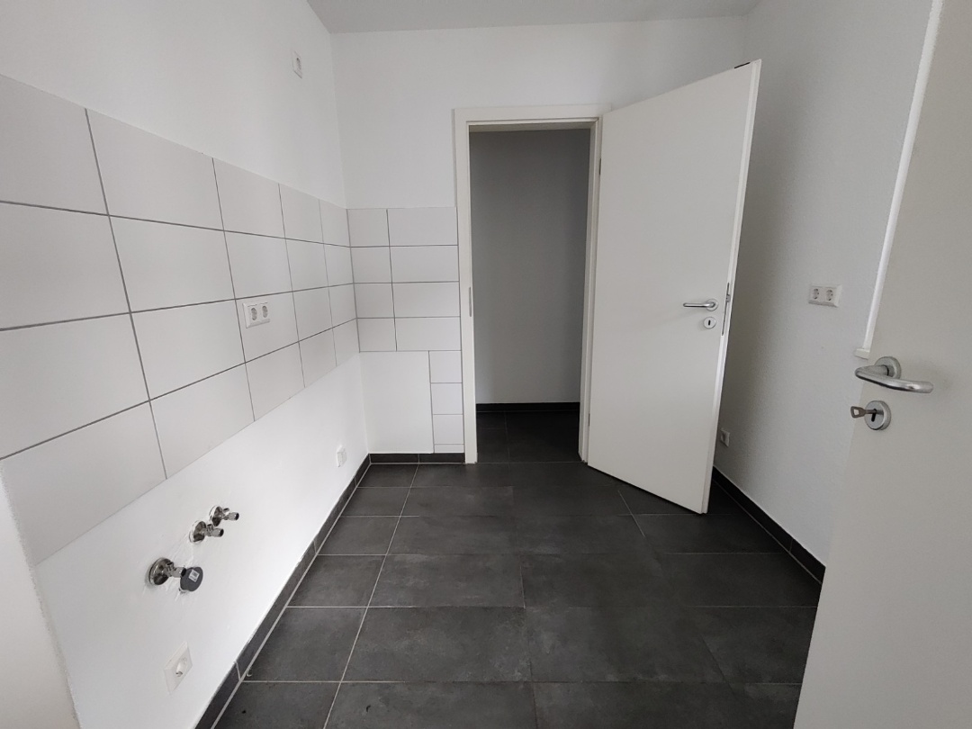 Großzügige 4-Zimmer-Wohnung mit Terrasse! - Foto 4