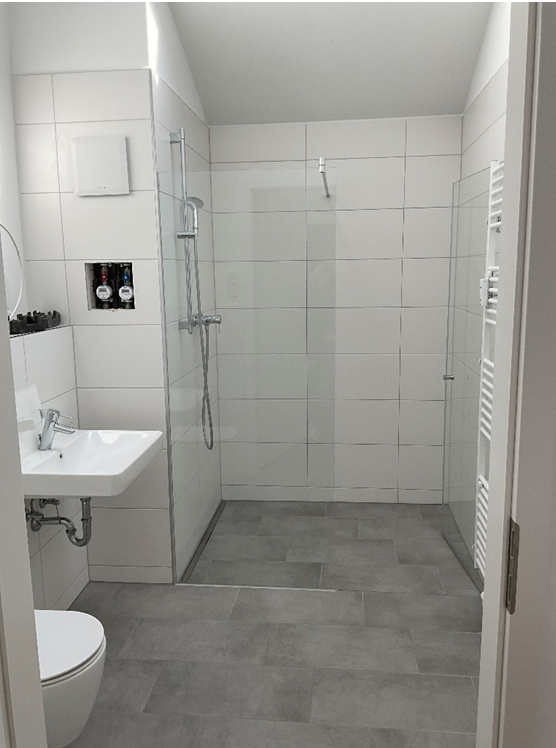 2-Zimmer-Wohnung mit einem großem Balkon! - Foto 2