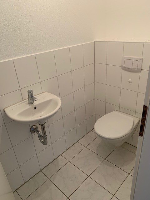 Gemütliche 2-Zimmer-Wohnung mit Balkon auf dem Zollberg - Photo 2