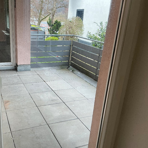 Großzügige 4-Zimmer-Wohnung in Top Lage mit Balkon! - Photo 1