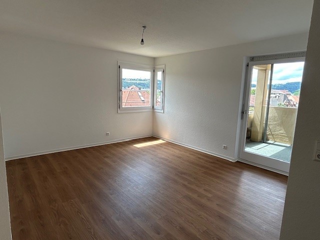 Großzügige 3-Zimmer Wohnung mit tollen Ausblick über Esslingen! - Photo 1