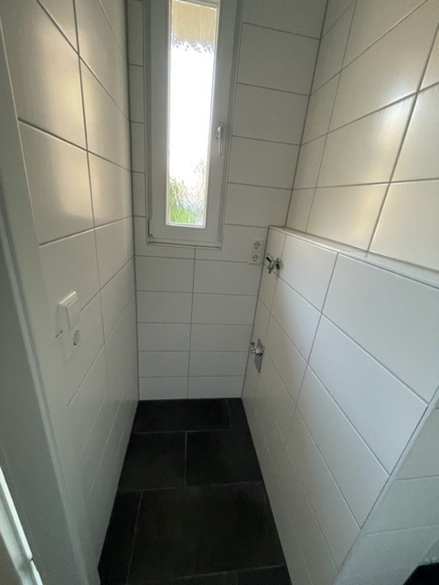 Schöne renovierte Wohnung in der Stadtmitte mit Küche! - Photo 3